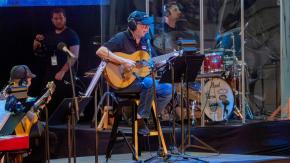 Justicia ordena retener millonaria recaudación de shows de Silvio Rodríguez en Chile