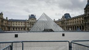 "Totalmente inusual" y "una motosierra": Revelan detalles sobre el robo al museo del Louvre "Totalmente inusual" y "una motosierra": Revelan detalles sobre el robo al museo del Louvre