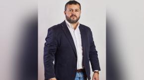 Escuchó gritos: revelan la reacción de la pareja del funcionario que arrancó oreja a alcalde de Melipeuco Escuchó gritos: revelan la reacción de la pareja del funcionario que arrancó oreja a alcalde de Melipeuco