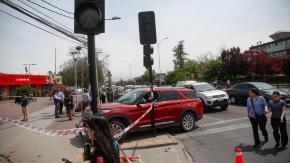 VIDEO | Impactante momento en Ñuñoa: Conductora escapó de intento de encerrona y chocó a tres autos