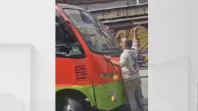 Grave incidente en Valparaíso: Hombre destruyó a martillazos microbús tras discusión