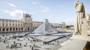 Robo de película en el Louvre: encapuchados se llevan joyas de Napoleón y la emperatriz Robo de película en el Louvre: encapuchados se llevan joyas de Napoleón y la emperatriz
