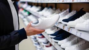 Histórica zapatería anuncia remate final por cierre definitivo tras 65 años: estos son los descuentos y rebajas Histórica zapatería anuncia remate final por cierre definitivo tras 65 años: estos son los descuentos y rebajas