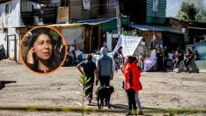 "Eres una delincuente, no te vamos a arrendar": Joven madre relata dura realidad en pleno desalojo de toma en La Florida "Eres una delincuente, no te vamos a arrendar": Joven madre relata dura realidad en pleno desalojo de toma en La Florida