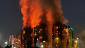 Incendio en edificio residencial de Hong Kong deja al menos 4 muertos