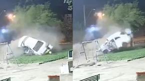 VIDEO | Conductor murió tras volcar su auto en La Pintana: perdió el control e impactó con una casa VIDEO | Conductor murió tras volcar su auto en La Pintana: perdió el control e impactó con una casa