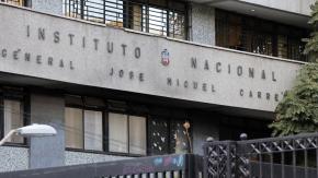 Reportan que bomba molotov cayó en sala de profesores del Instituto Nacional Reportan que bomba molotov cayó en sala de profesores del Instituto Nacional