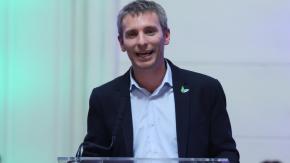 Presidente de Evópoli se abre a fusión de partidos de Chile Vamos: "Tiene que ser una conversación a tener" Presidente de Evópoli se abre a fusión de partidos de Chile Vamos: "Tiene que ser una conversación a tener"