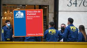 Denuncia en la PDI remece a Vialidad: acusan a jefe provincial de usar a funcionarios públicos para arreglar su casa Denuncia en la PDI remece a Vialidad: acusan a jefe provincial de usar a funcionarios públicos para arreglar su casa
