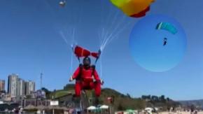 Parapentes aterrizaron sobre visitantes en playa de Reñaca: hay tres personas heridas