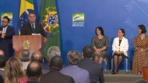 Expresidente de Brasil Jair Bolsonaro operado "con éxito" por hernia