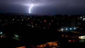 Pronostican alerta meteorológica por tormentas eléctricas para al menos dos regiones