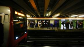 Metro de Santiago explica falla que obligó a cerrar 12 estaciones de la Línea 2: apunta a "elementos en la vía"