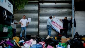 Allanan y clausuran galpón en barrio Franklin: había cerca de 790 locales en su interior