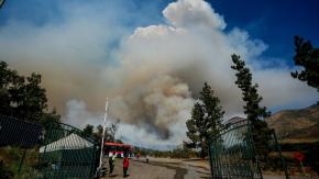 "En terrenos del club": El comunicado de la UC por incendio forestal en sector de San Carlos de Apoquindo