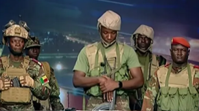 Militares en Benín anuncian en televisión la "destitución" del presidente