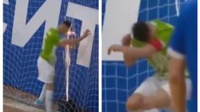 Terror en Rusia: Jugador casi pierde un ojo tras ser impactado por fuegos artificiales en la cancha