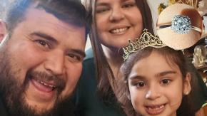 ¡Dijo que sí!: Otakin le pidió matrimonio a su pareja en Navidad