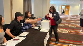 Segunda vuelta: Ya votan los chilenos en el extranjero