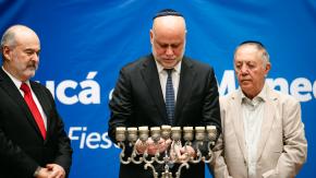 Con la presencia de cuatro ministros: Comunidad Judía de Chile celebra Janucá en La Moneda