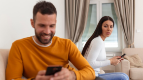 Encuesta Cadem: Chilenos eligen a la profesión más infiel 