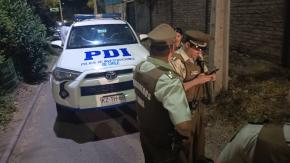 Violento asalto armado en Colina: delincuentes maniataron a una de las víctimas y abusaron sexualmente de otra