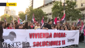 Manifestantes interrumpen tránsito en la Alameda: exigen soluciones habitacionales