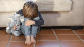 Conmoción en Argentina: condenan a hombre que le quebró la cadera de una patada al hijo de 3 años de su pareja 