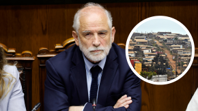 Ministro Montes por toma de San Antonio: "El gobierno del Presidente Piñera hizo muchas más expropiaciones" Ministro Montes por toma de San Antonio: "El gobierno del Presidente Piñera hizo muchas más expropiaciones"