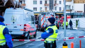 "Podría llevar semanas": La dolorosa tarea de identificar a las 40 víctimas del fatal incendio de un bar en Suiza