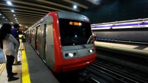 Metro anuncia retrasos en el servicio de la Línea 4 por "procedimiento de seguridad"