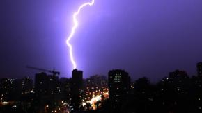 Emiten ALERTA meteorológica por tormentas eléctricas: afectará regiones de Valparaíso, Metropolitana y O’Higgins