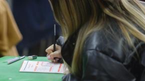 Ambas fallaron en la misma pregunta: Así le fue a Gemini y ChatGPT en la PAES de Historia y Ciencias Sociales