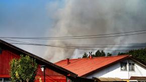 Denuncian hallazgo de contenedores con bencina en rutas donde se habrían originado los incendios forestales