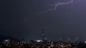 Alerta preventiva para 10 comunas de la RM por tormentas eléctricas: lluvias podrían reactivar quebradas