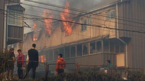 Fiscalía del Biobío confirma trabajos de Carabineros y la PDI en "sitios del suceso" de incendios forestales