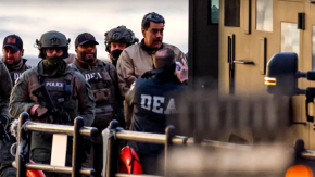 Nuevas imágenes de Nicolás Maduro esposado en Manhattan para enfrentar cargos por drogas