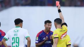 "Se va del club": La furia de los hinchas de la U tras sufrir expulsión a los 20 minutos de partido ante Audax