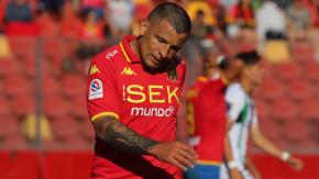 Fue cortado antes de debutar: Emiliano Vecchio no fue citado en Unión Española por no "estar en condiciones"