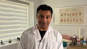 #CómoLoHizo: Periodista estudió medicina china y hoy tiene su centro de acupuntura