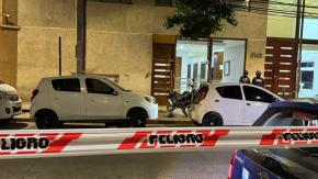 Baleados mientras arreglaban un auto: Balacera deja dos heridos graves en Estación Central