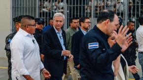 Así fue la visita del Presidente electo, José Antonio Kast, a la megacárcel de Nayib Bukele en El Salvador