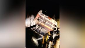 Bomberos volcaron mientras combatían las llamas en Florida: 7 voluntarios lesionados