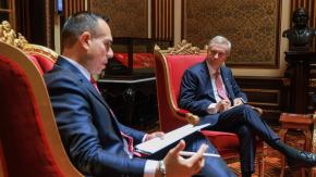 “Lo hemos descartado”: Presidente de Perú rechaza idea de Kast de “corredor humanitario” con migrantes a Venezuela