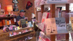 Tiendas de Mineápolis ayudan a inmigrantes ante el temor al ICE