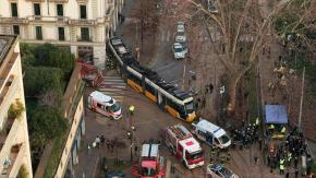 El descarrilamiento de un tranvía deja dos muertos y decenas de heridos en Milán