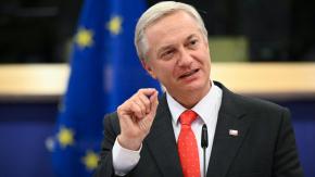 Kast destaca barrera física que Hungría tiene en frontera: "Colaboró para una situación económica y social mejor"