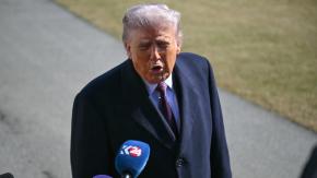 Trump asegura que Estados Unidos analiza realizar una "toma de control amistosa" de Cuba