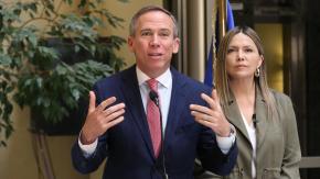 UDI anuncia comisión investigadora por proyecto de cable submarino entre Chile y China: "Hay una red de omisiones"