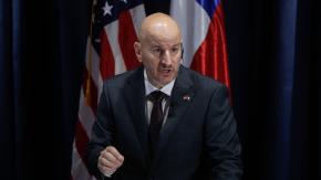 Congreso de EE.UU. afirma que embajador Judd derribó proyecto astronómico chino en Chile